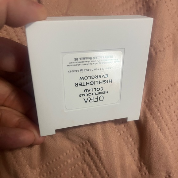 Ofra nikkietutorials collab 
Highlighter ever glow - Picture 2 of 4